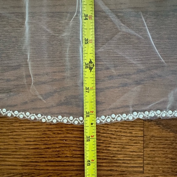 Wedding Veil Pearls & Crystals Beaded Edge, Fingertip Length 38.5” Bridal Veil - Picture 15 of 16